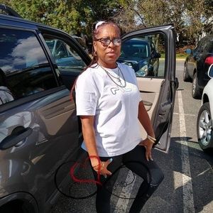 Meet your Posher, Fay